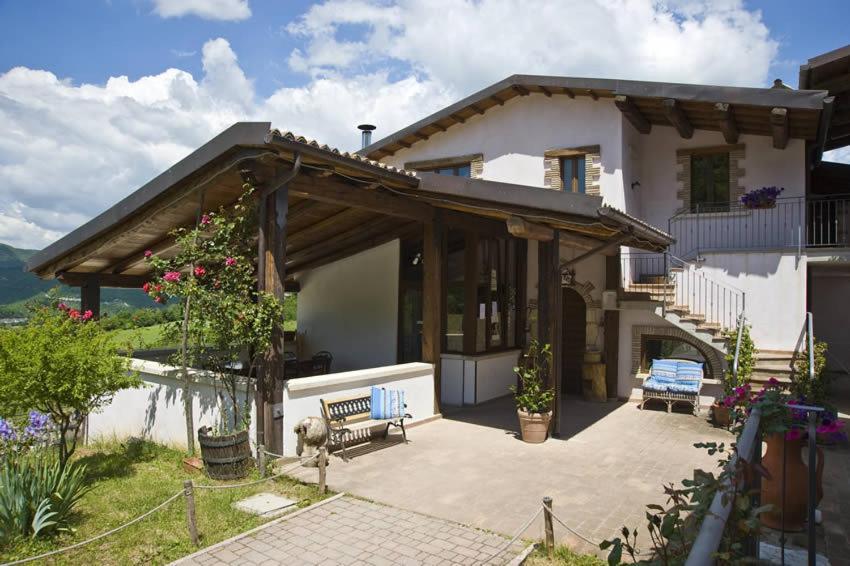 Agriturismo Valle Tezze Cascia Exterior foto