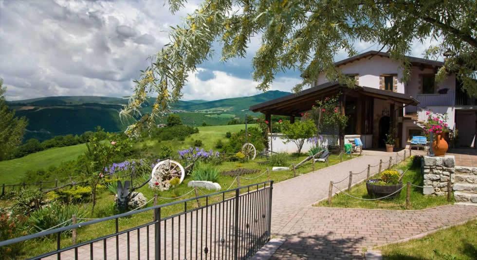 Agriturismo Valle Tezze Cascia Exterior foto