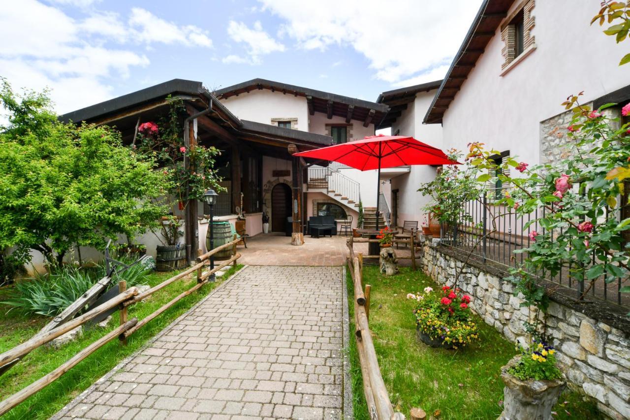 Agriturismo Valle Tezze Cascia Exterior foto
